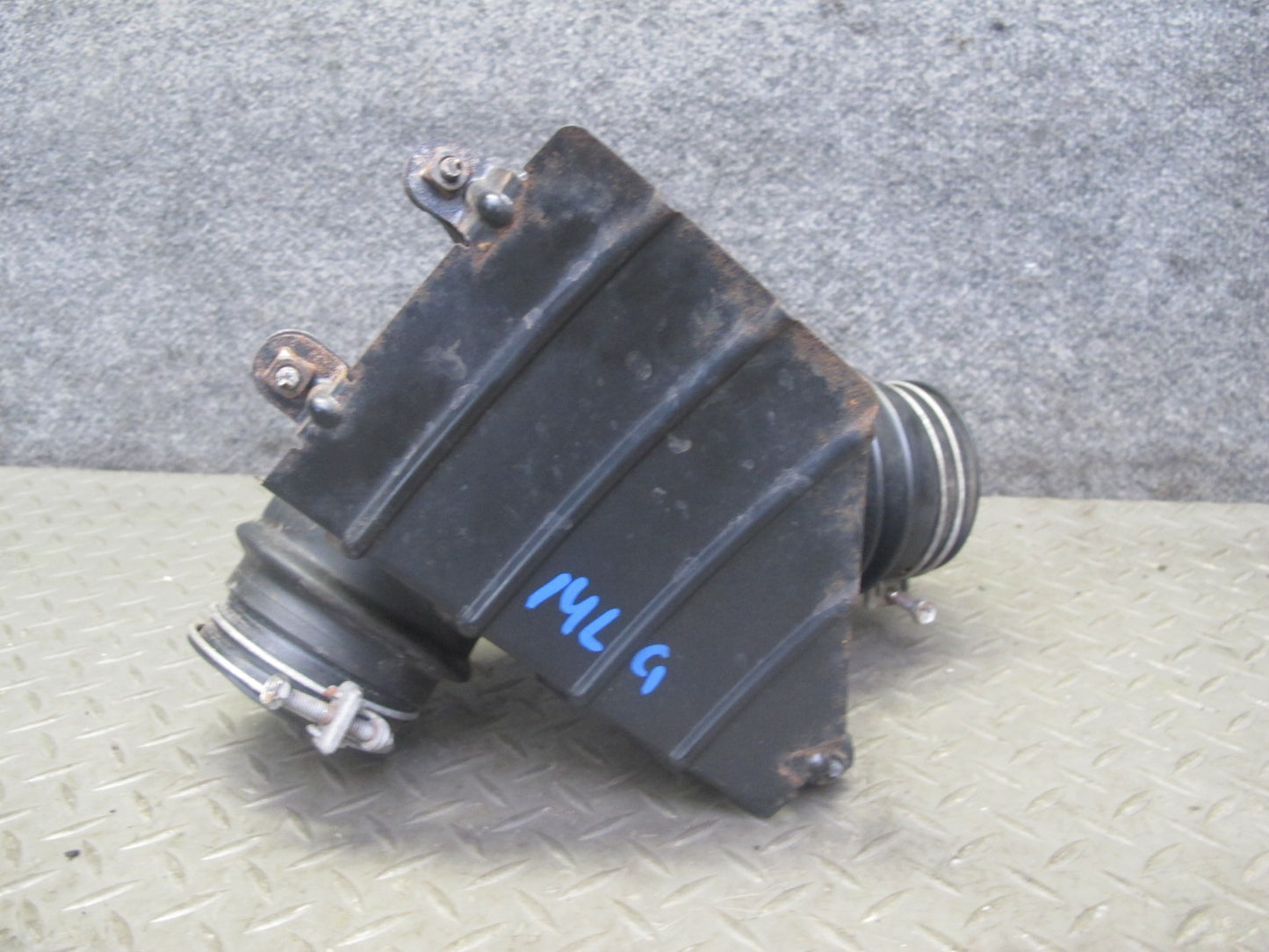 98-00 Lexus JZS160L GS300 3.0L 2JZGE Air Intake Resonator Tube 17860-46141 OEM