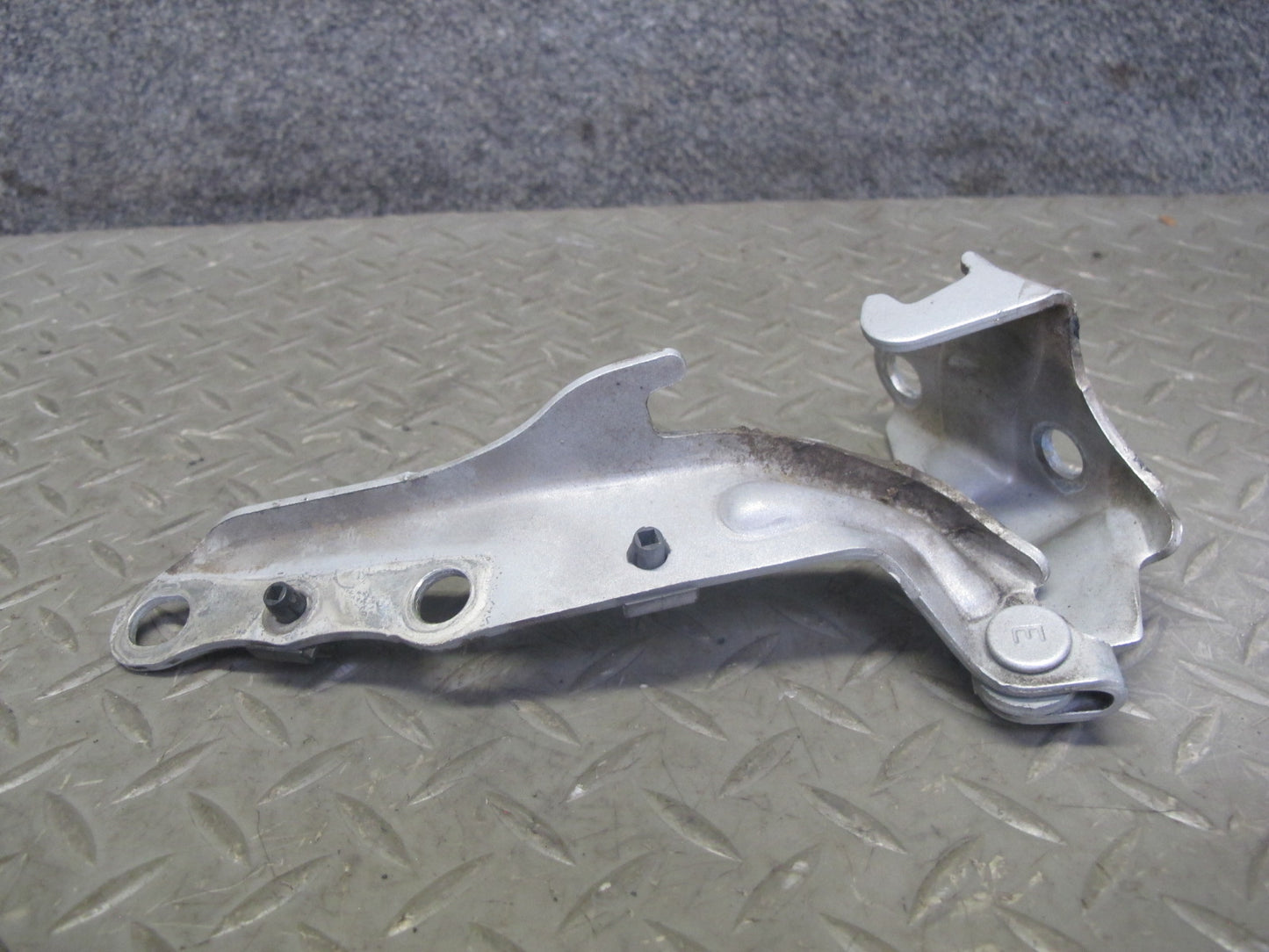 98-05 Lexus JZS160L GS400 GS430 GS300 Set of 2 Front Left & Right Hood Hinge OEM