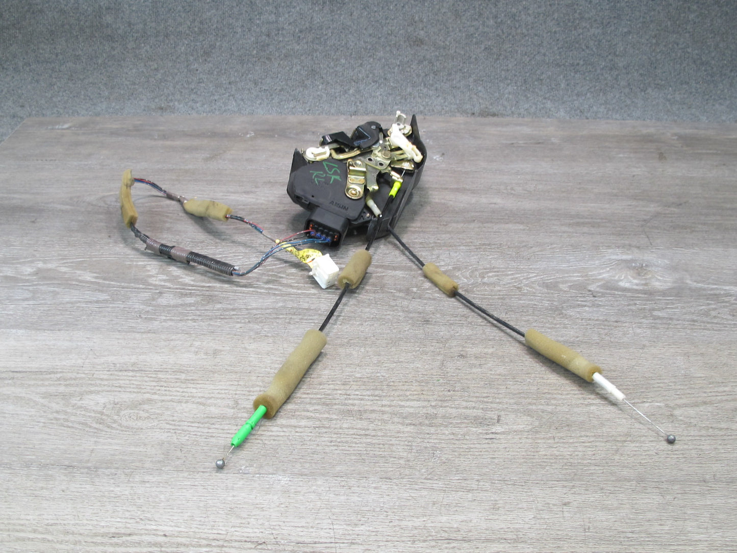 01-06 Lexus UCF30L LS430 Rear Left Door Lock Latch Actuator NO Soft Close OEM
