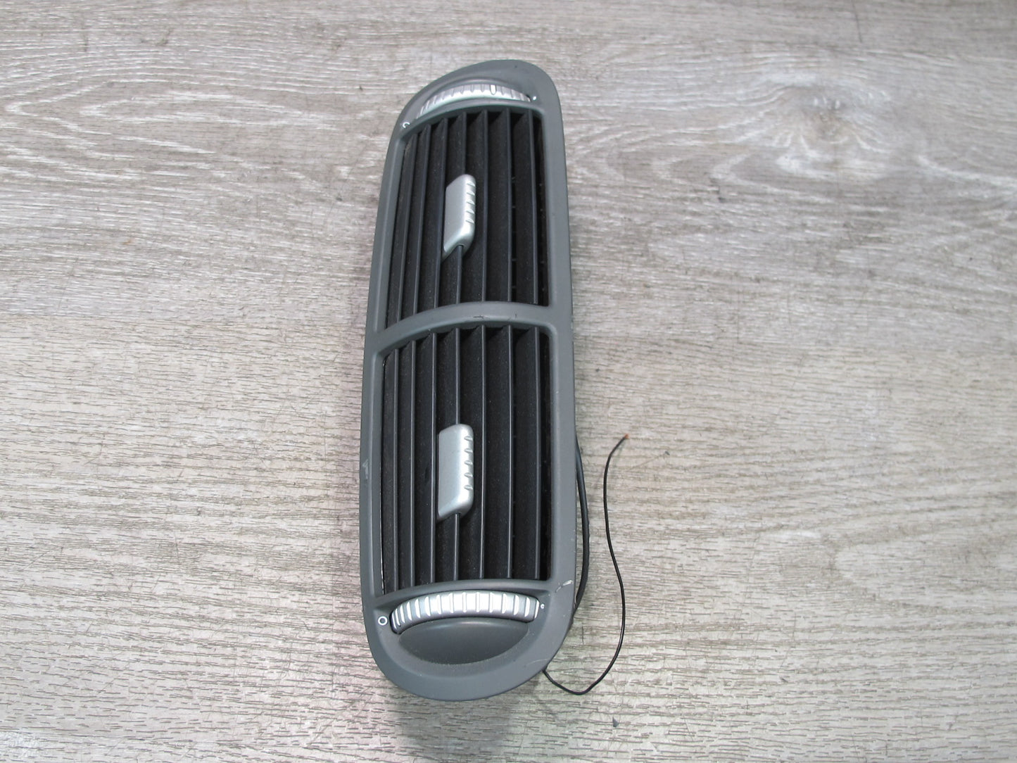 2003-2010 Porsche Cayenne 955 Dash Front Center A/C Air Vent Grille 7L5819727B