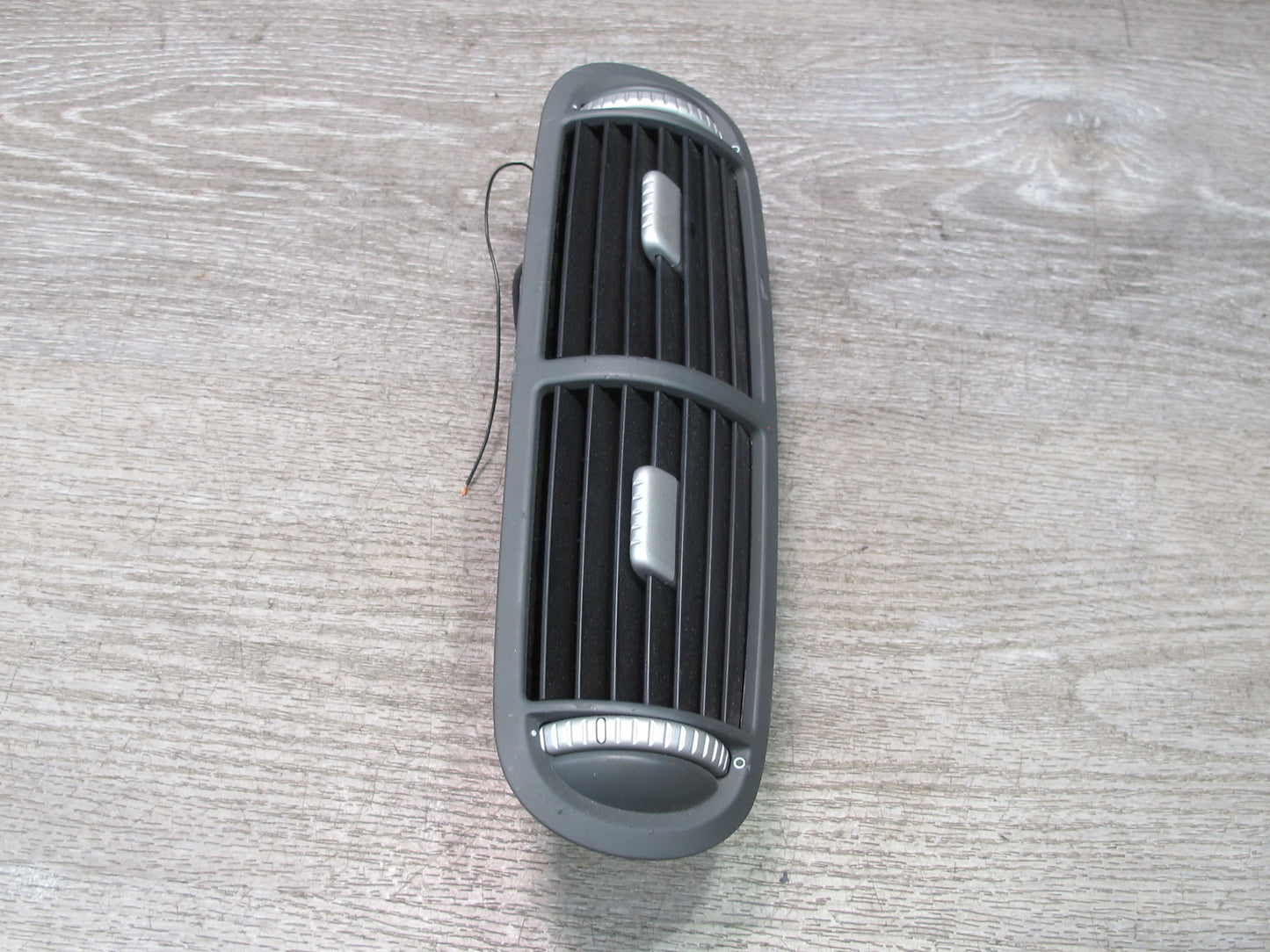 2003-2010 Porsche Cayenne 955 Dash Front Center A/C Air Vent Grille 7L5819727B