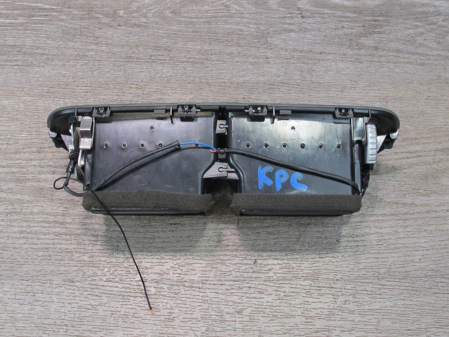 2003-2010 Porsche Cayenne 955 Dash Front Center A/C Air Vent Grille 7L5819727B