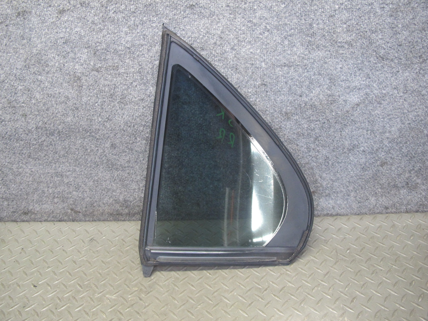 01-06 Lexus UCF30L LS430 Rear Right Door Fixed Glass Window OEM