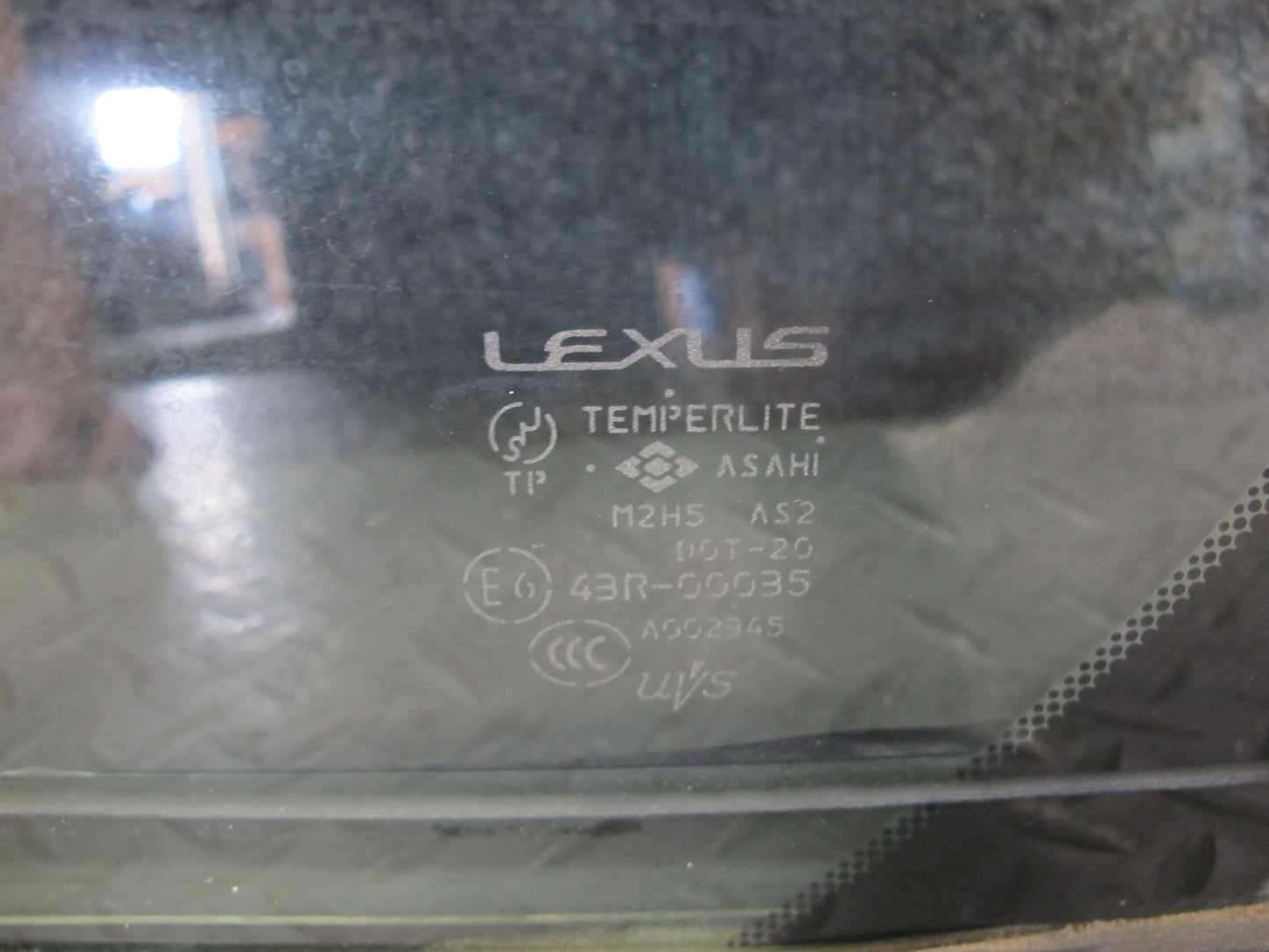 01-06 Lexus UCF30L LS430 Rear Left Door Fixed Glass Window OEM