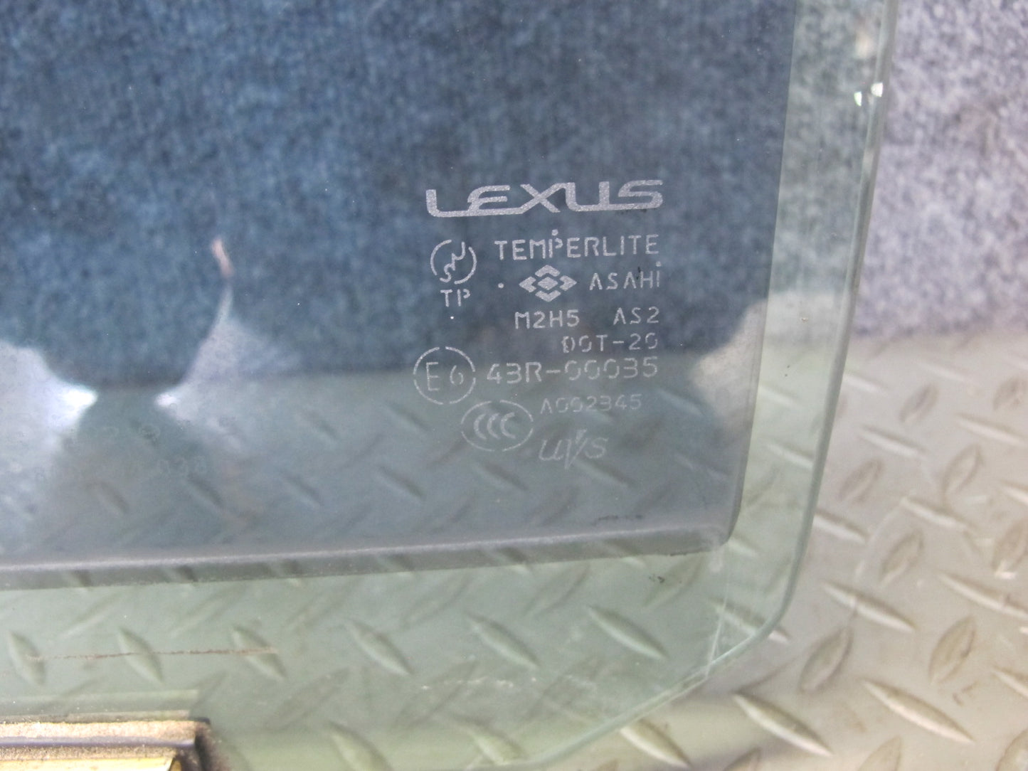 01-06 Lexus UCF30L LS430 Rear Left Door Glass Window OEM