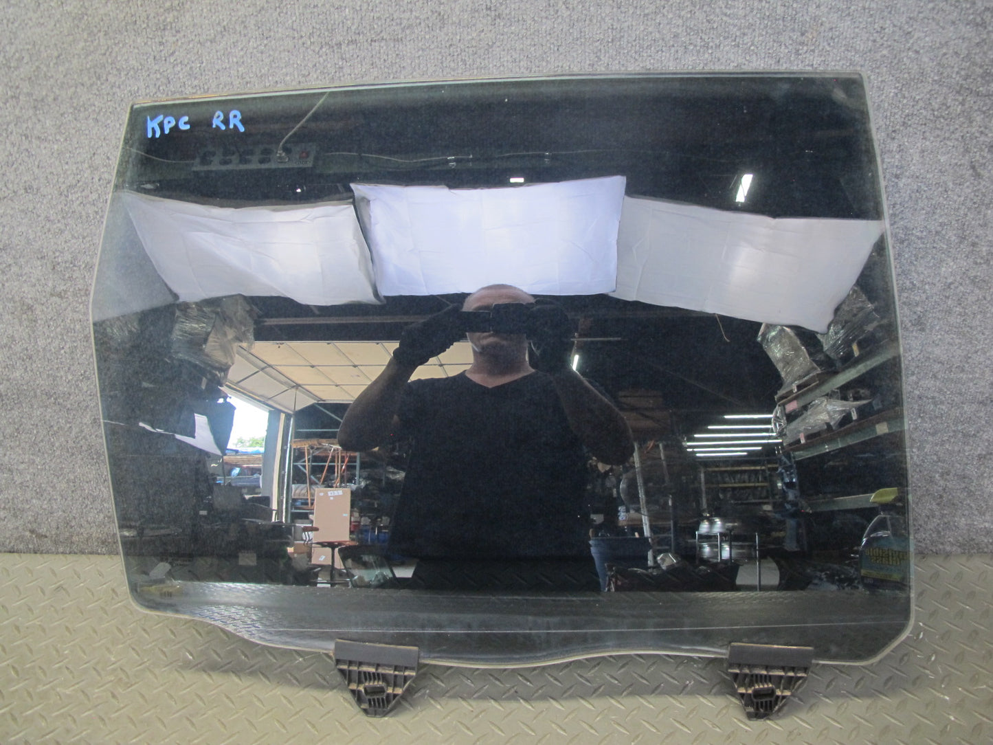 2003-2010 Porsche Cayenne 955 Rear Right Door Glass Window