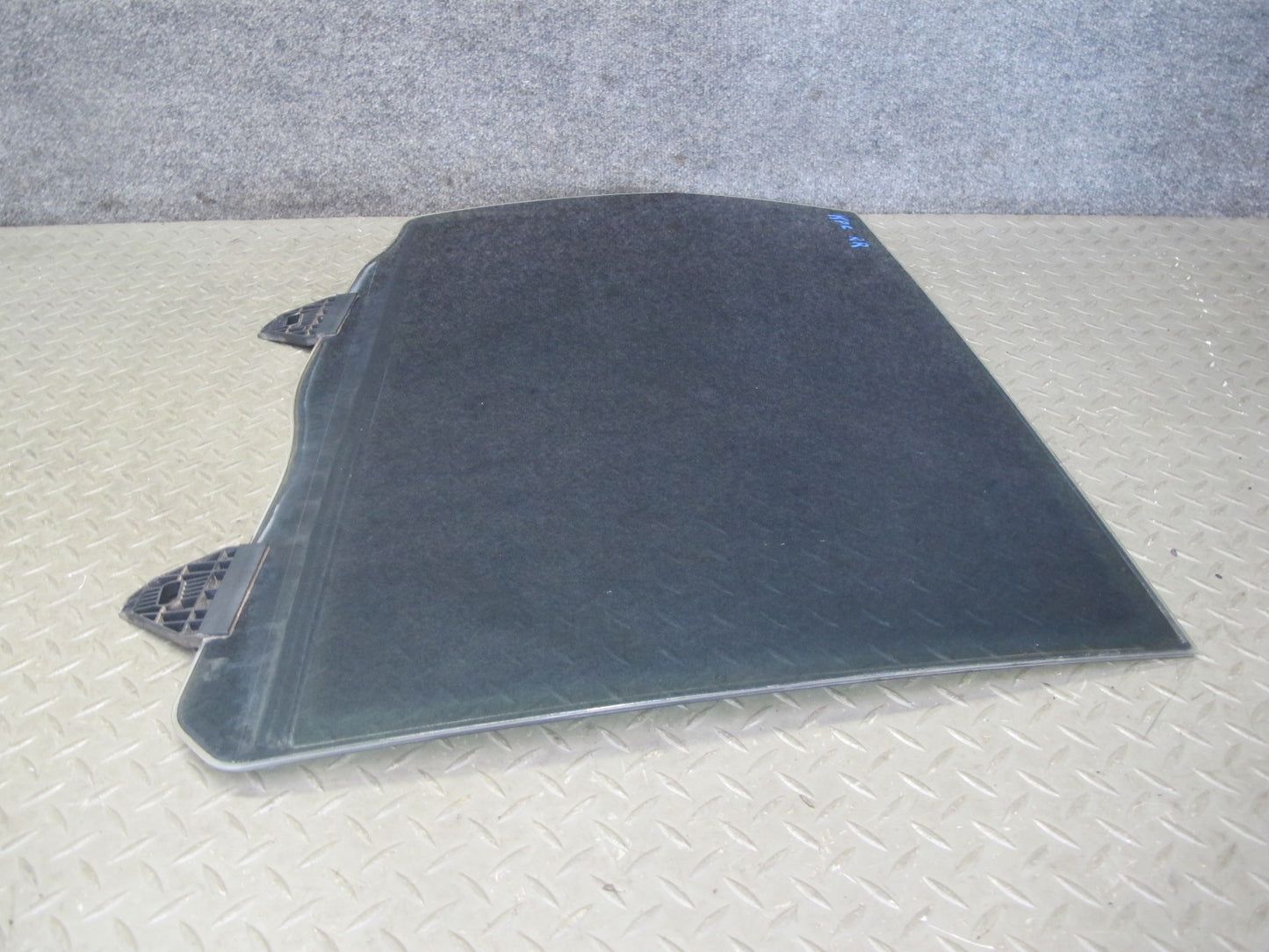 2003-2010 Porsche Cayenne 955 Rear Right Door Glass Window