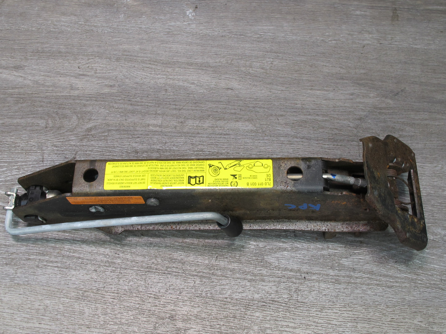 2003-2010 Porsche Cayenne 955 Emergency Spare Tire Lift Jack w Foam Holder
