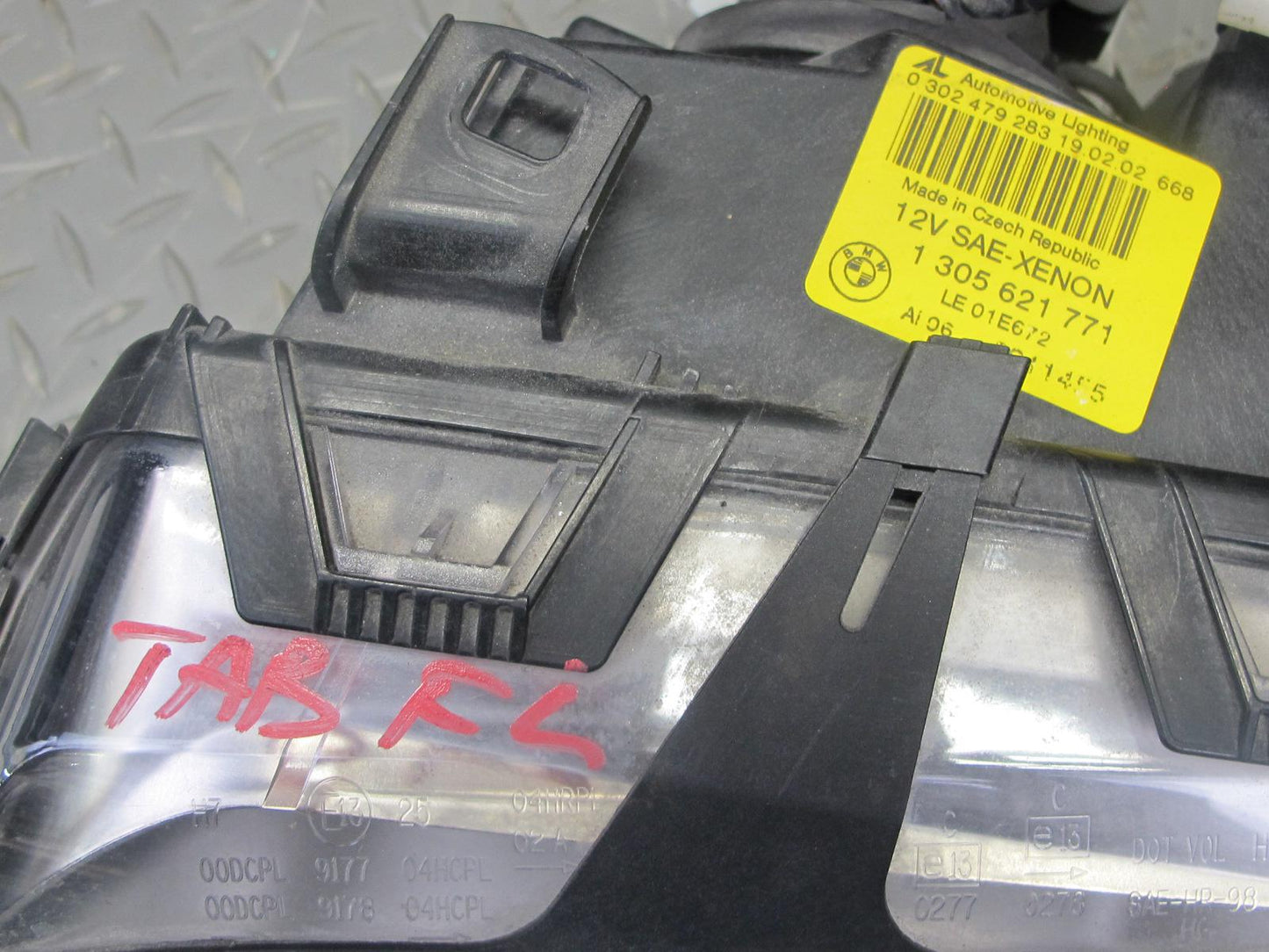 01-02 BMW E46 Coupe Convertible Set of 2 Front Xenon HID Headlight Lamp OEM