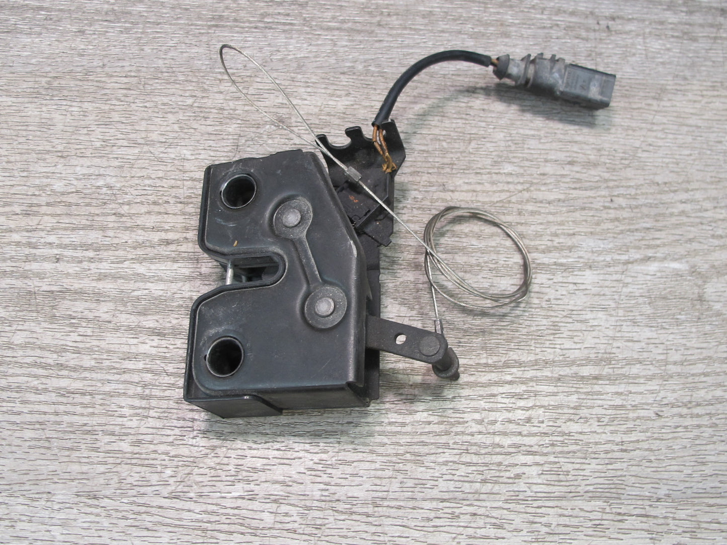 2005-2012 Porsche 911 997 Rear Trunk Lid Lock Latch Actuator