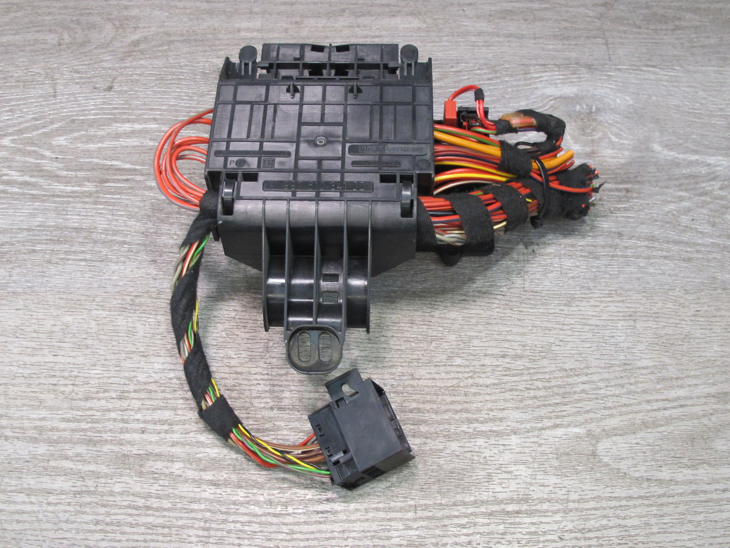 2005-2008 Porsche 911 997 Power Distribution Fuse Relay Box Module