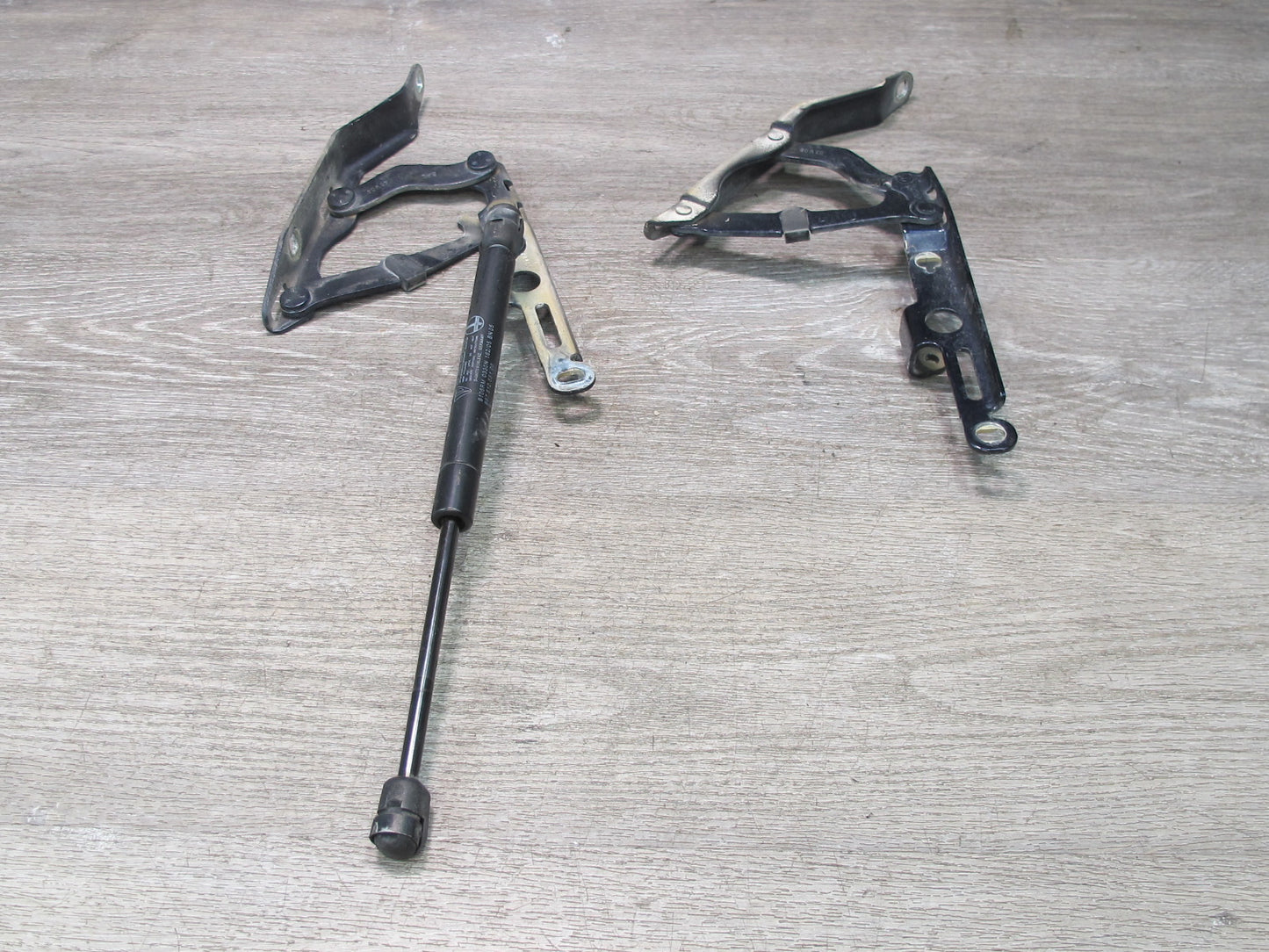 2005-2012 Porsche 911 997 Rear Left & Right Trunk Lid Hinge Support Set of 2