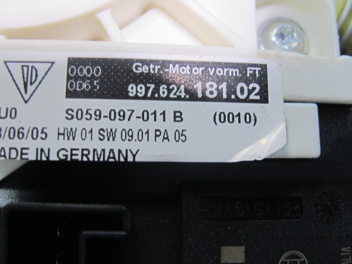 2005-2012 Porsche 911 997 Left Door Window Regulator w Motor 99762418102