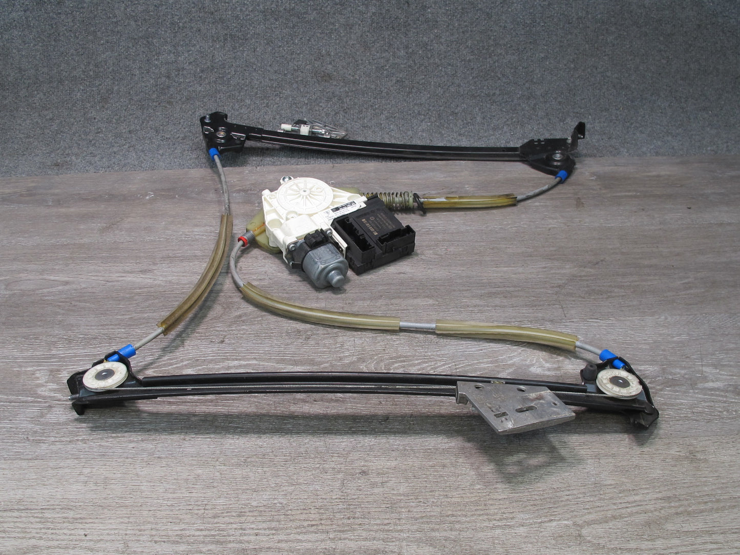 2005-2012 Porsche 911 997 Left Door Window Regulator w Motor 99762418102