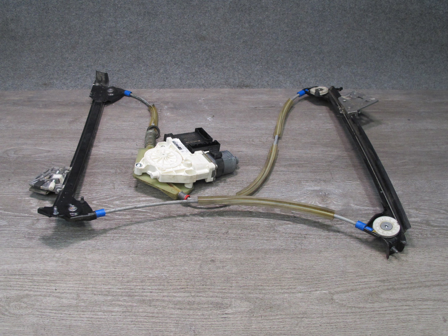 2005-2012 Porsche 911 997 Left Door Window Regulator w Motor 99762418102
