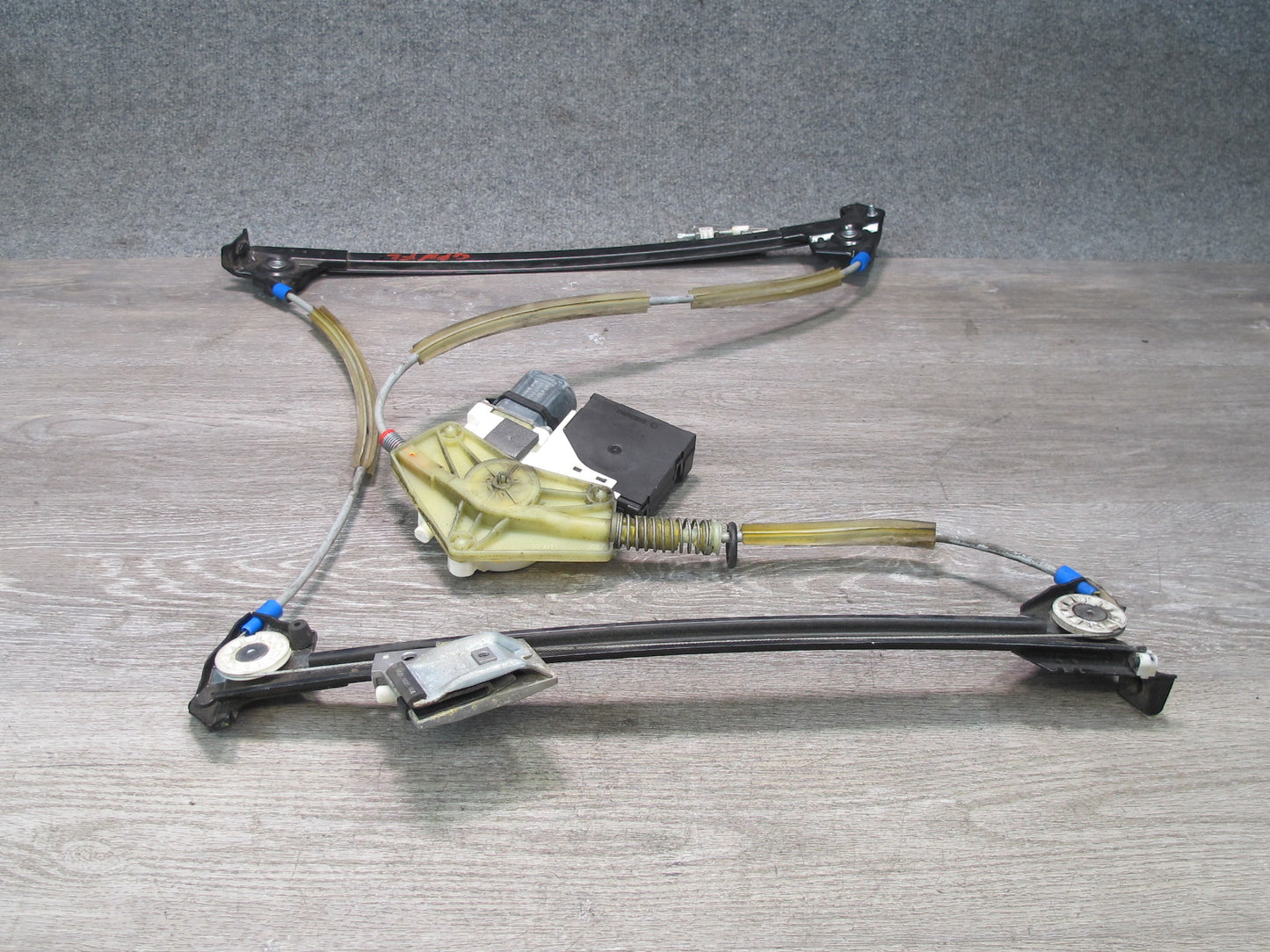 2005-2012 Porsche 911 997 Left Door Window Regulator w Motor 99762418102