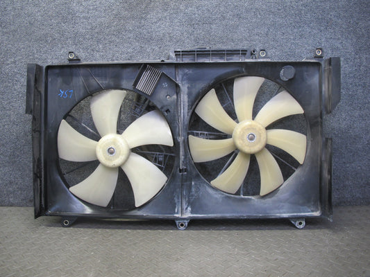 01-06 Lexus UCF30L LS430 Engine Radiator Cooling Motor Fan Shroud w Module OEM