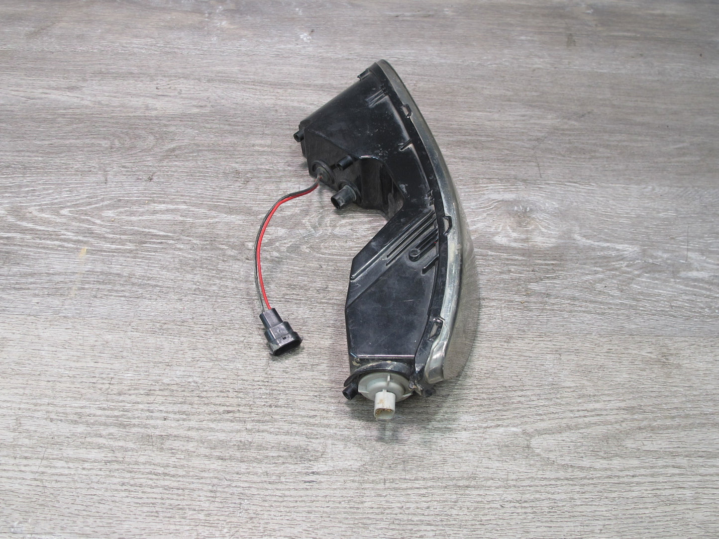 2005-2008 Porsche 911 997 Front Right Driving Light Lamp