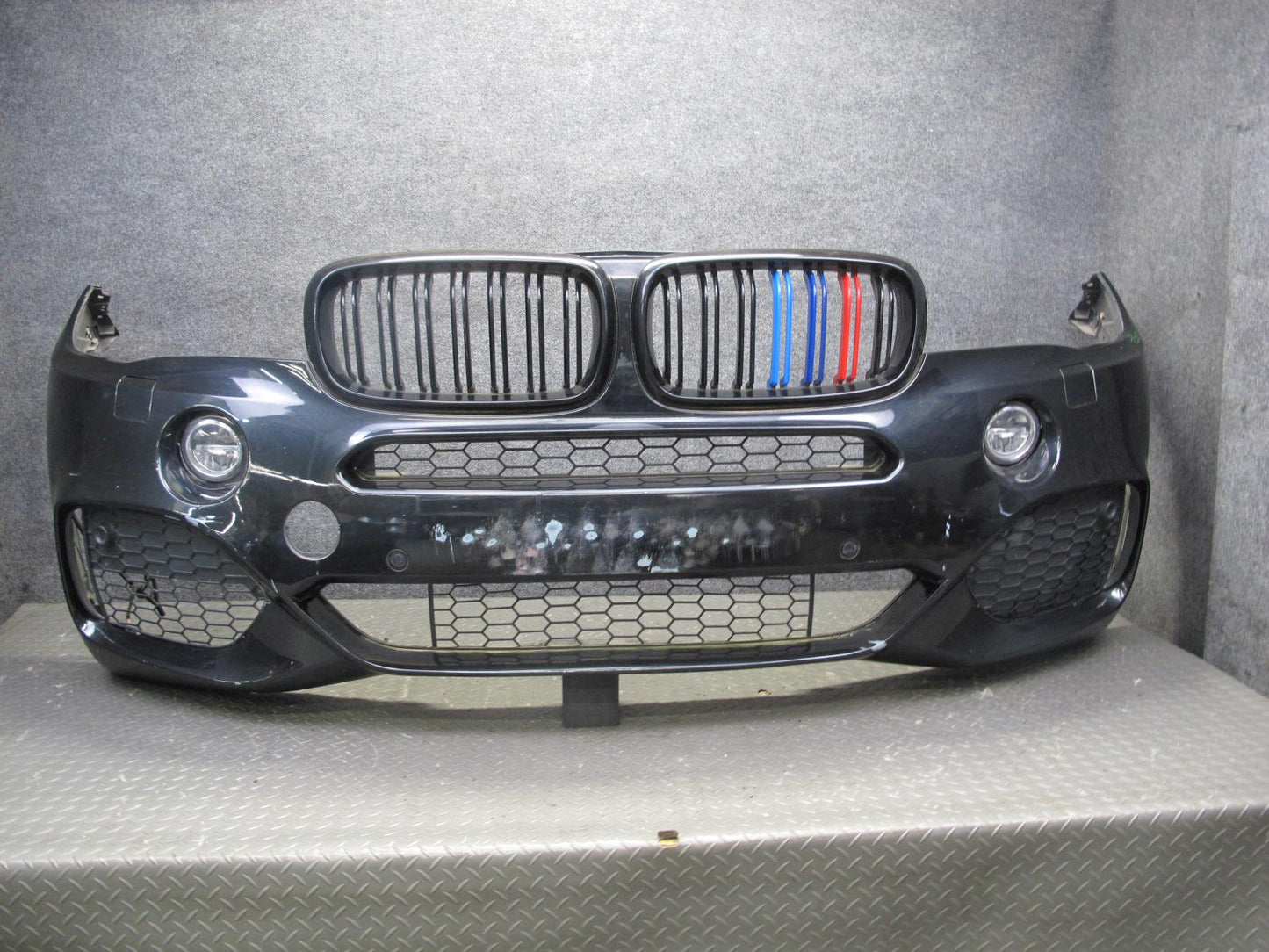2014-2018 BMW F15 X5 M-sport Front Bumper Cover w Grilles Fog Lights PDC Sensors