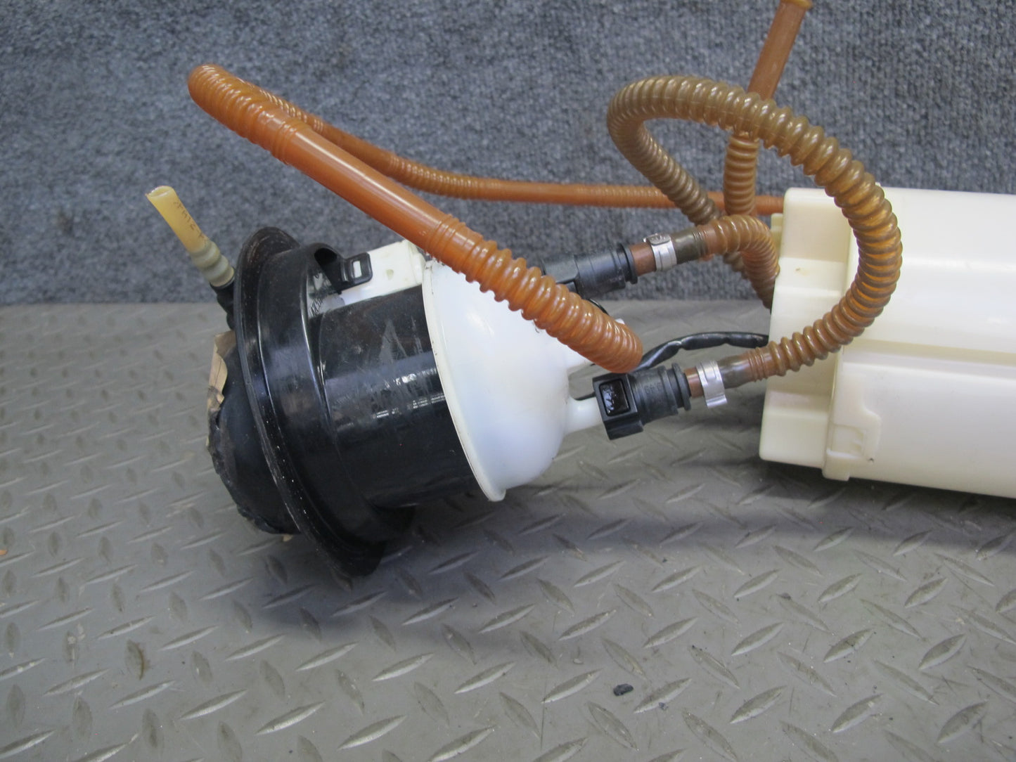 03-06 Porsche Cayenne 955 4.5L Turbo Fuel Pump Level Sensor Sending Unit Set
