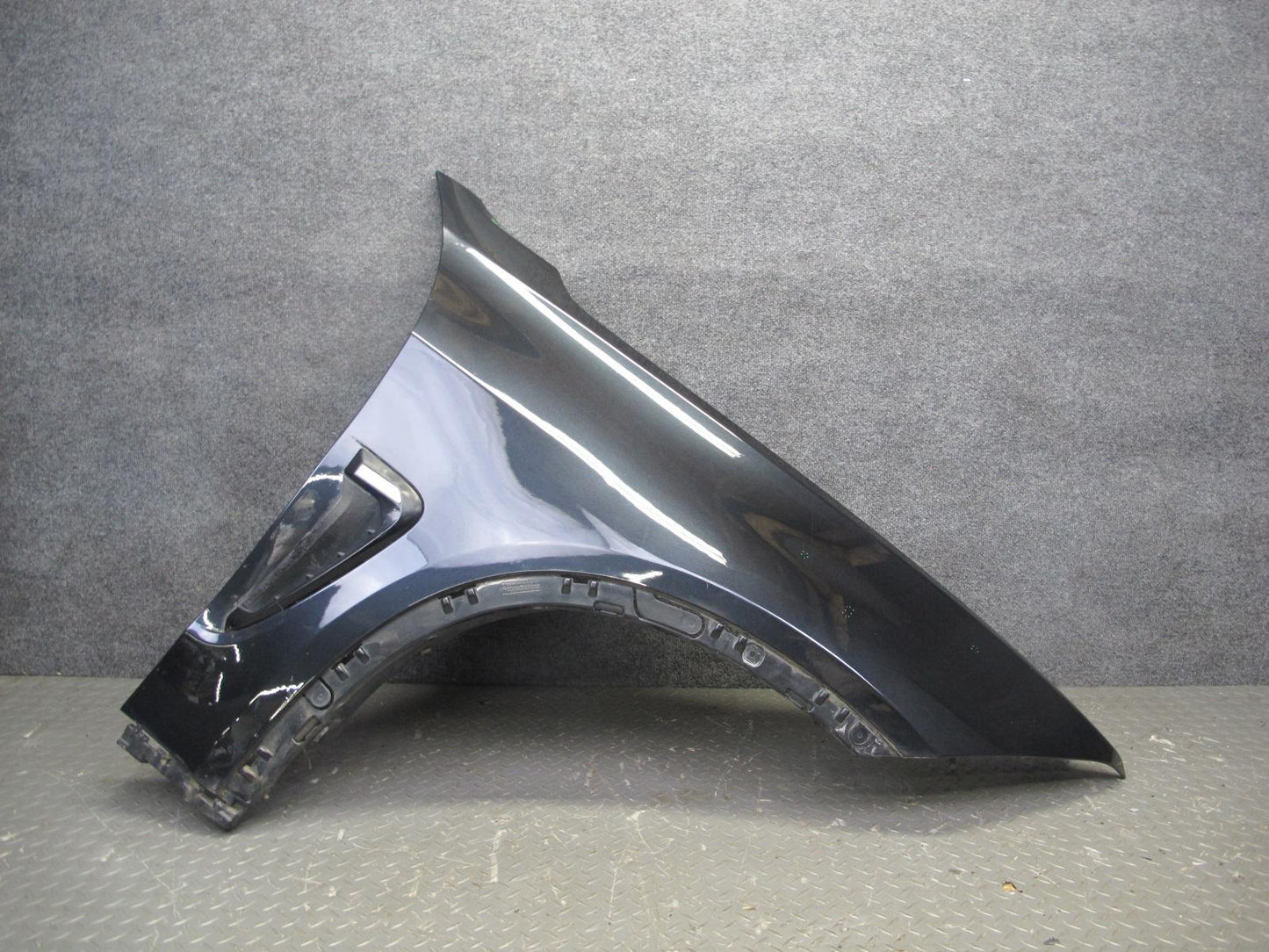 2014-2018 BMW F15 X5 Front Right Fender Shell Panel w M Sport Grille 7294538