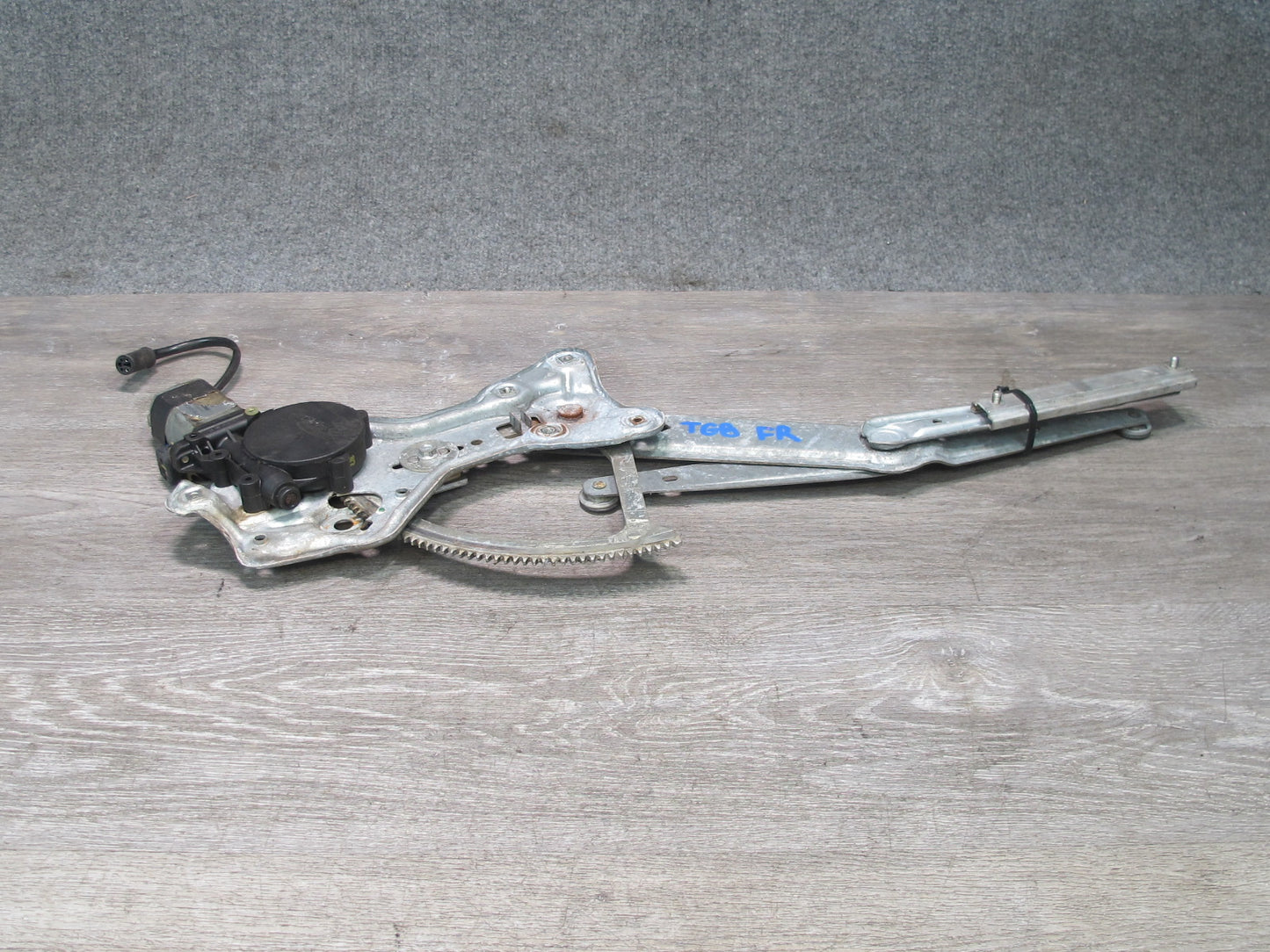 87-91 BMW E30 3-SERIES Convertible Front Right Door Window Regulator w Motor OEM