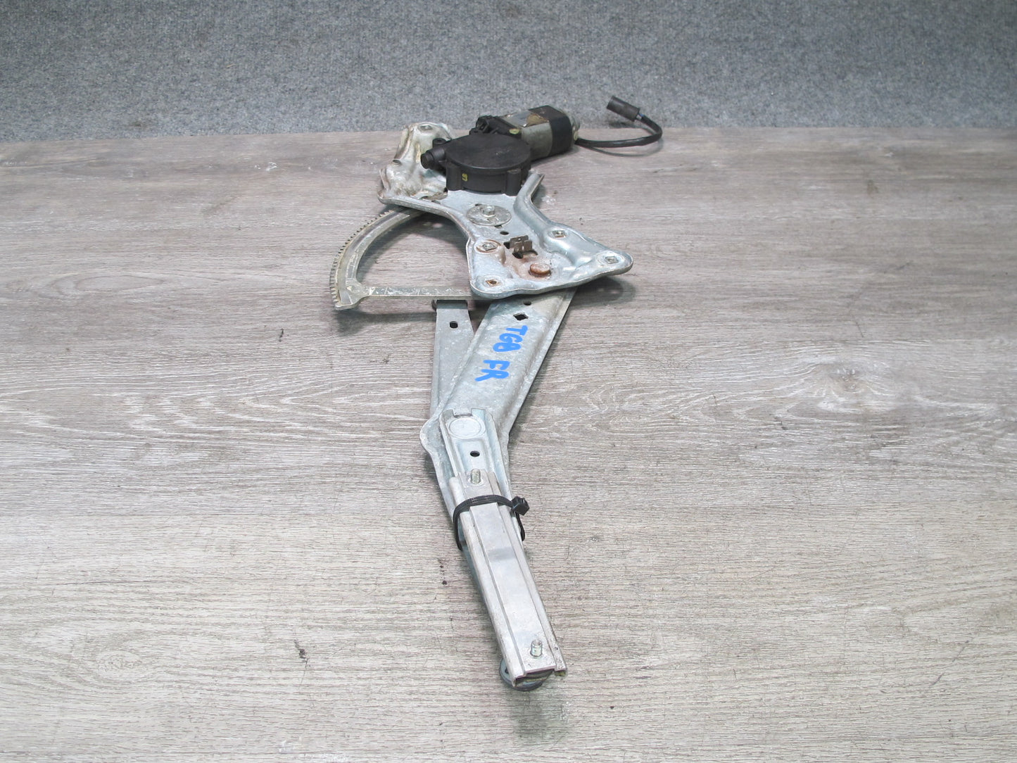 87-91 BMW E30 3-SERIES Convertible Front Right Door Window Regulator w Motor OEM