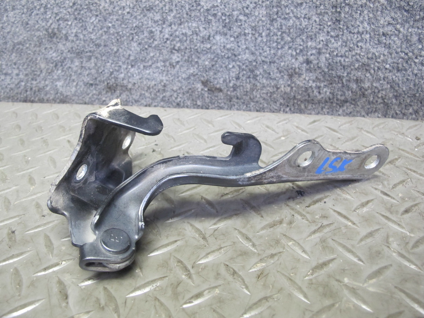 01-06 Lexus UCF30L LS430 Set of 2 Front Left & Right Hood Hinge OEM