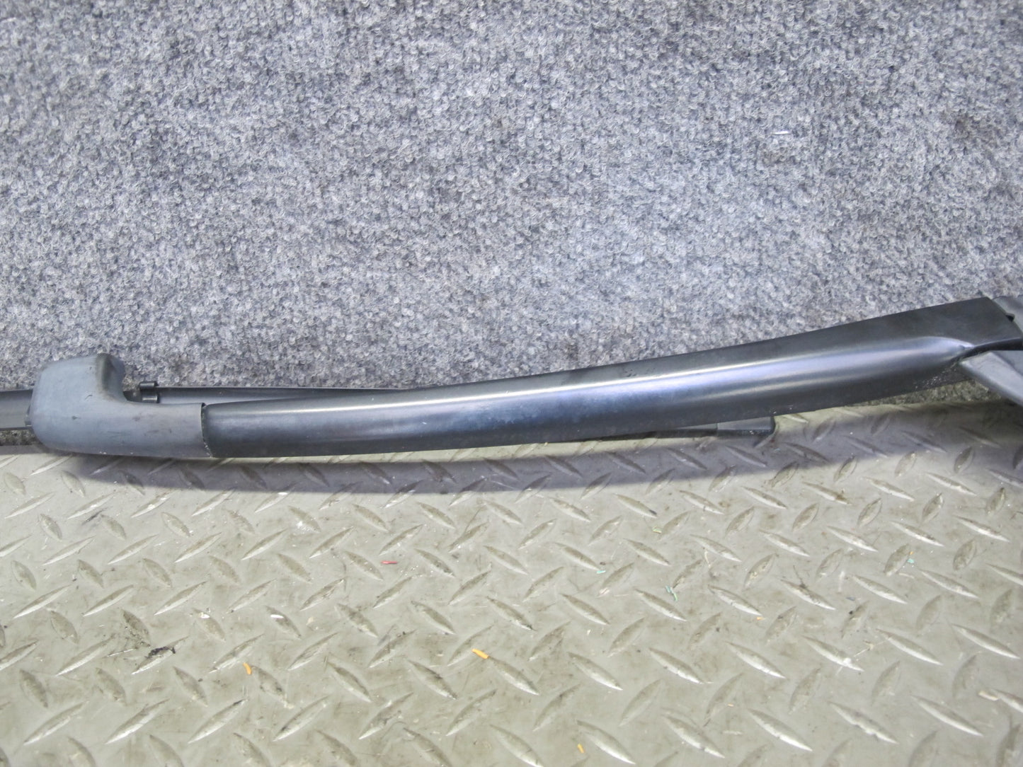 2003-2006 Porsche Cayenne 955 Front Windshield Left & Right Wiper Arm Set of 2