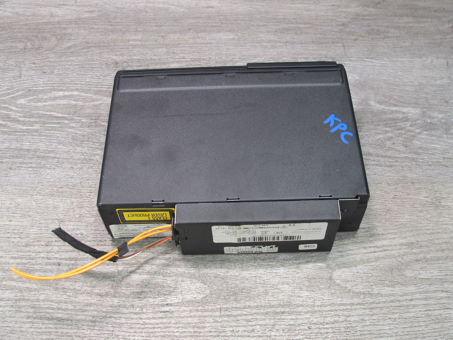 2003-2010 Porsche Cayenne 955 CD Changer Player w Magazine 7L5035111D