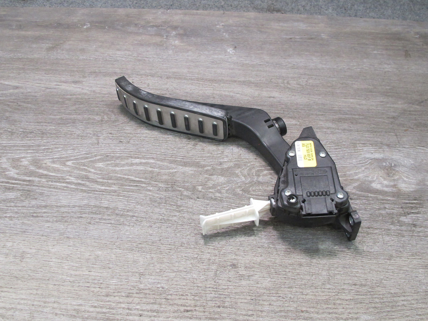 2003-2006 Porsche Cayenne 955 Gas Acceleration Pedal 7L0723507B
