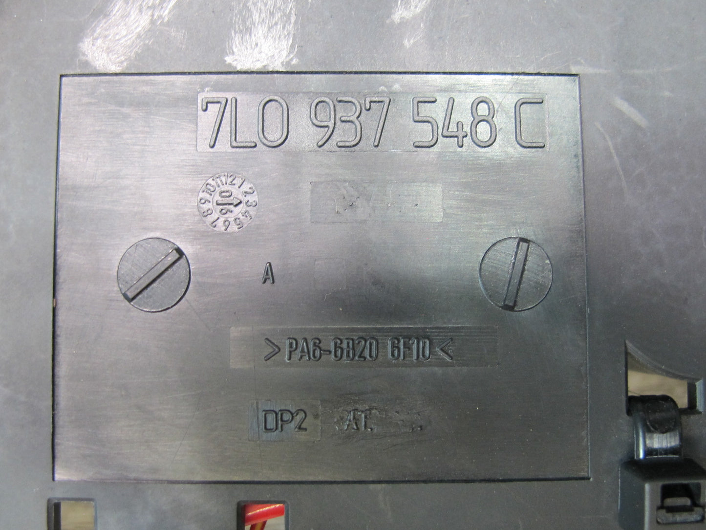 2003-2006 Porsche Cayenne 955 Main Fuse Relay Junction Box 7L0937548C