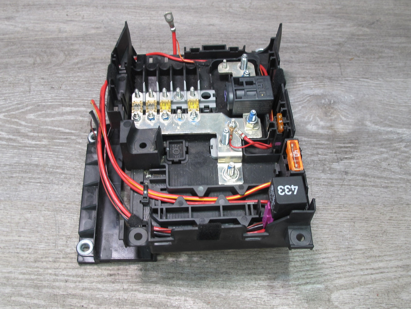 2003-2006 Porsche Cayenne 955 Main Fuse Relay Junction Box 7L0937548C