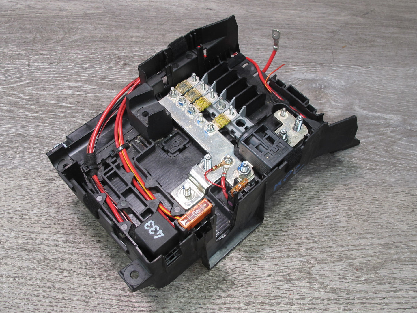 2003-2006 Porsche Cayenne 955 Main Fuse Relay Junction Box 7L0937548C