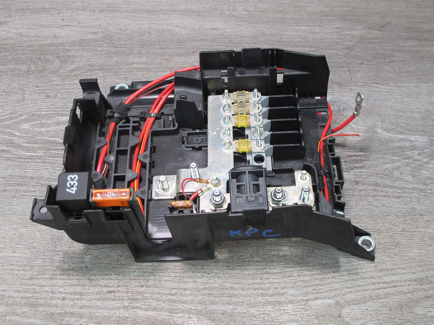 2003-2006 Porsche Cayenne 955 Main Fuse Relay Junction Box 7L0937548C