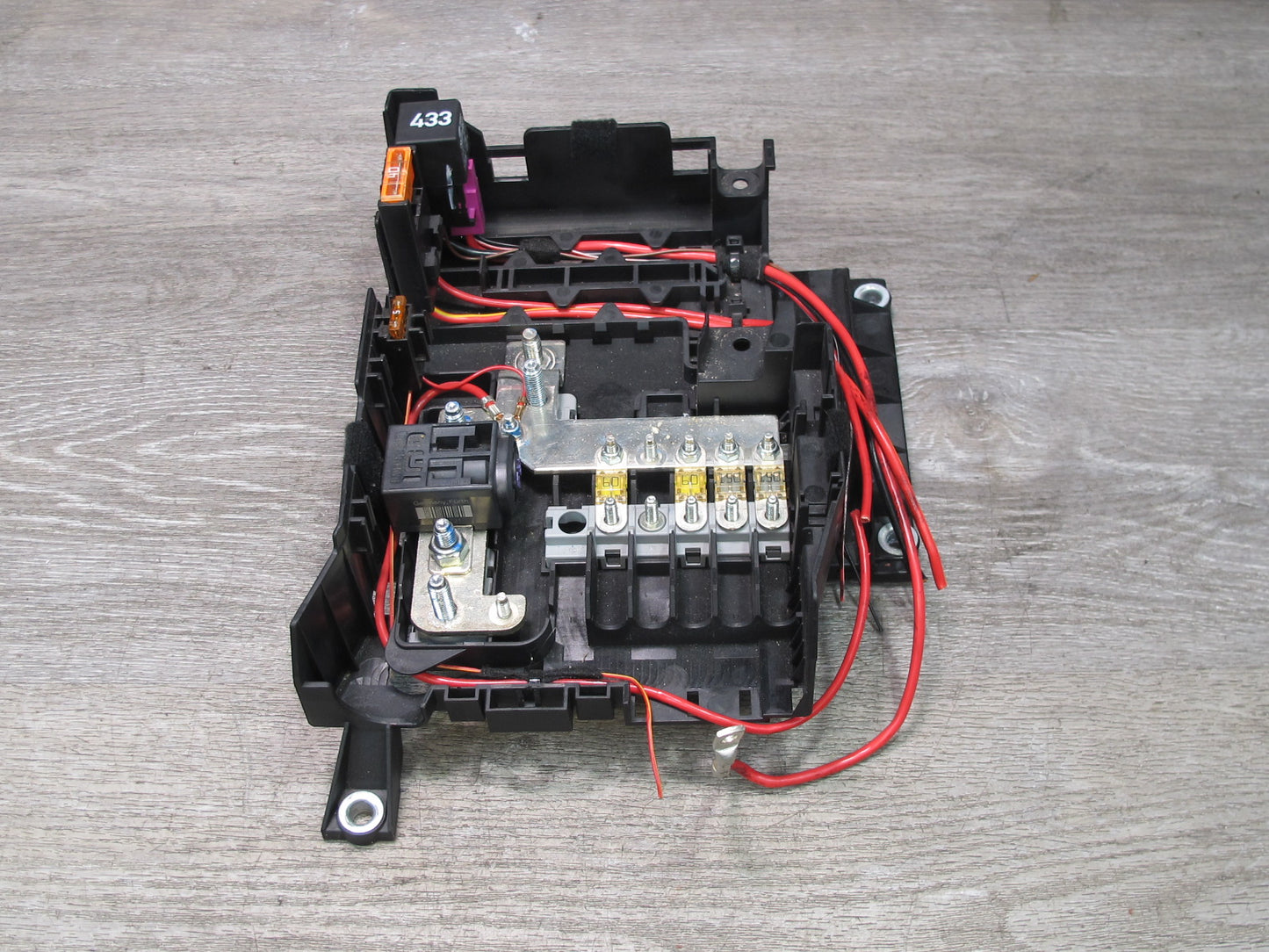 2003-2006 Porsche Cayenne 955 Main Fuse Relay Junction Box 7L0937548C