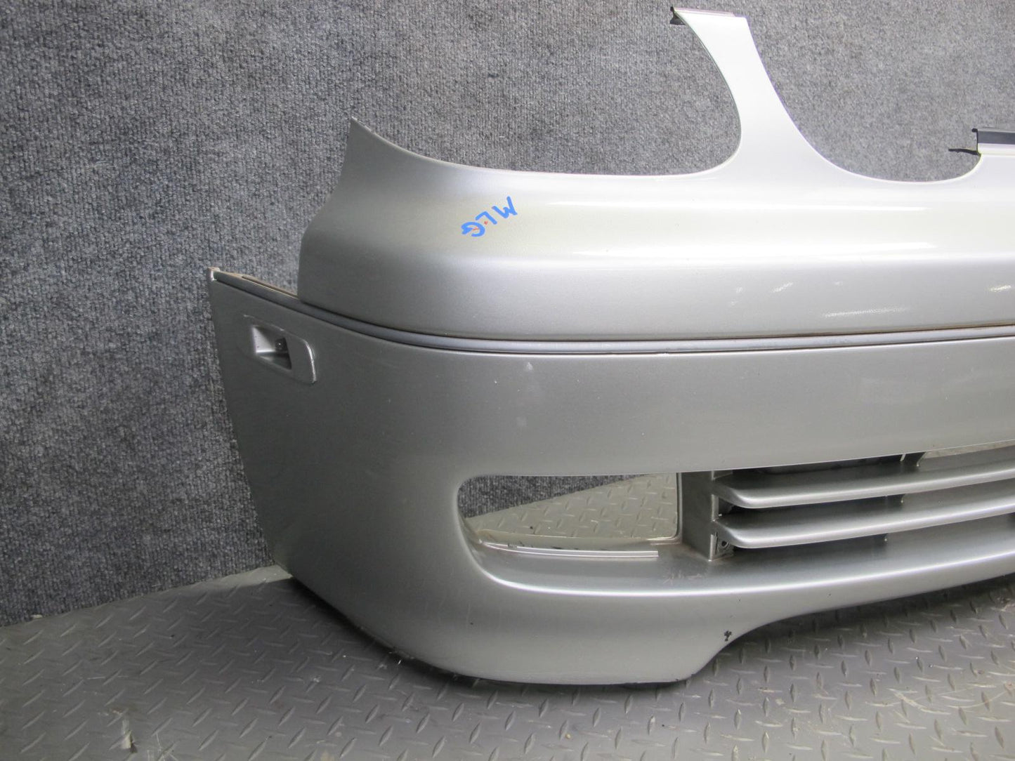 98-05 Lexus JZS160L GS400 GS430 GS300 Front Bumper Cover w Grille Silver OEM