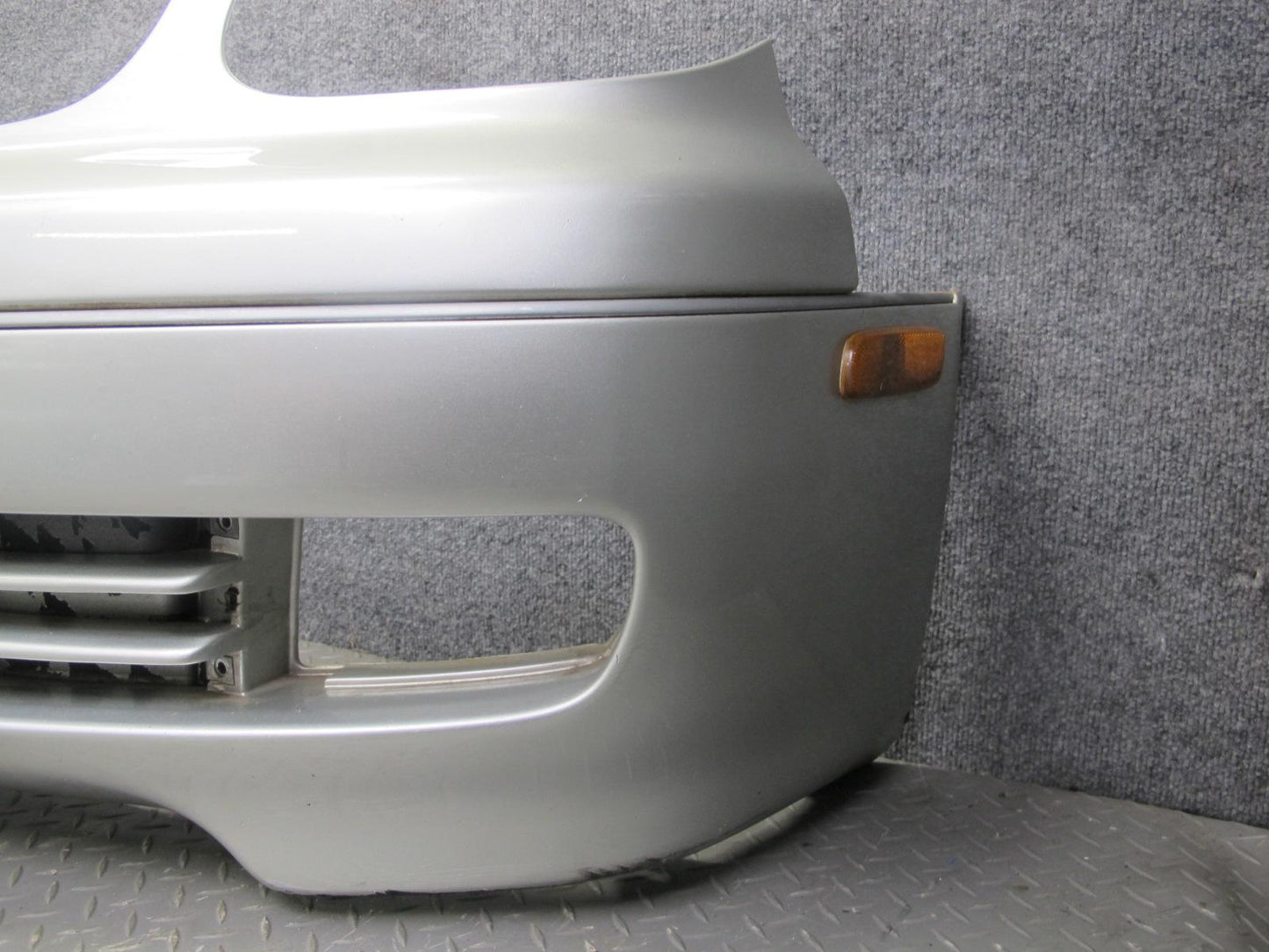 98-05 Lexus JZS160L GS400 GS430 GS300 Front Bumper Cover w Grille Silver OEM