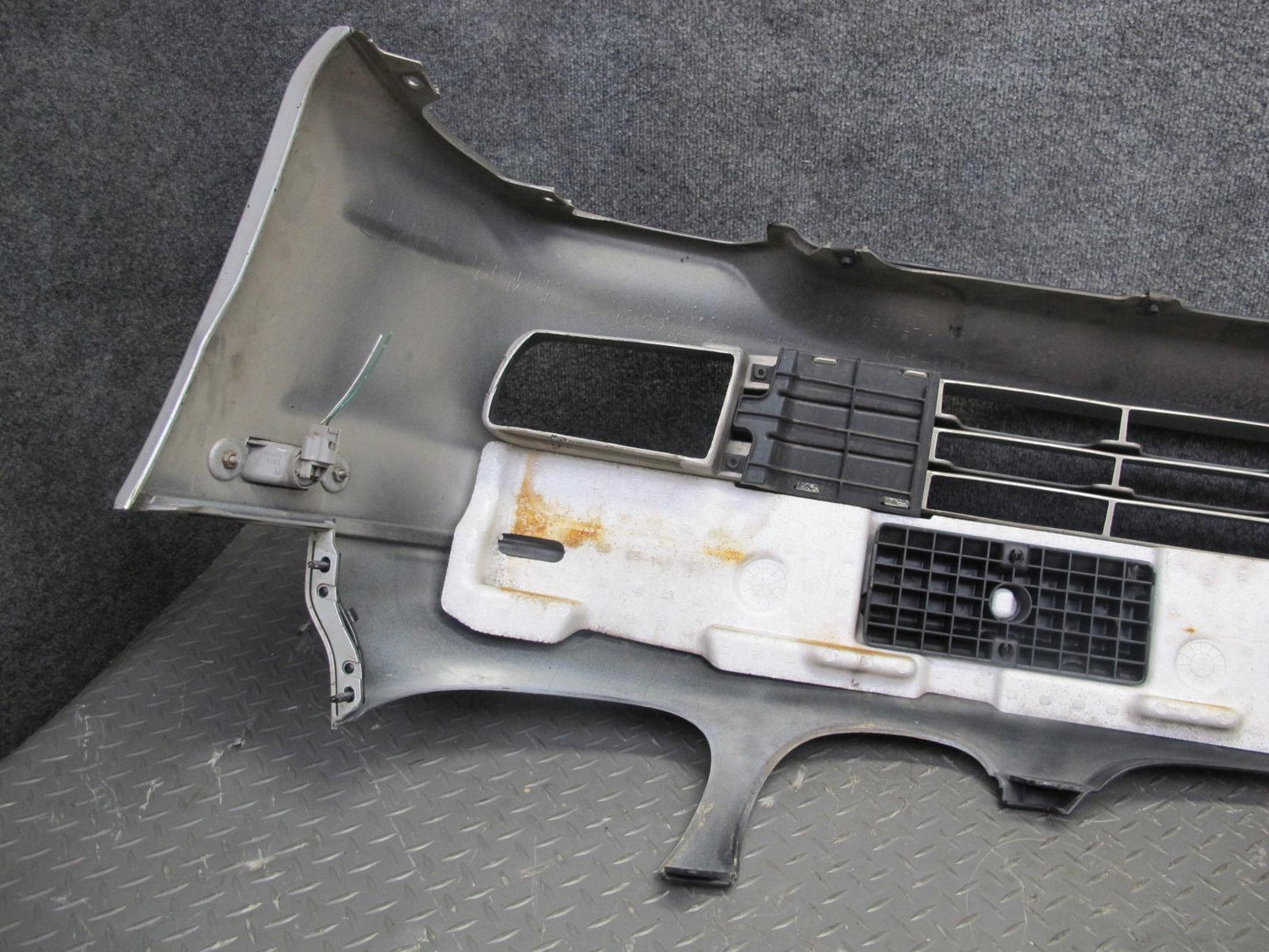 98-05 Lexus JZS160L GS400 GS430 GS300 Front Bumper Cover w Grille Silver OEM