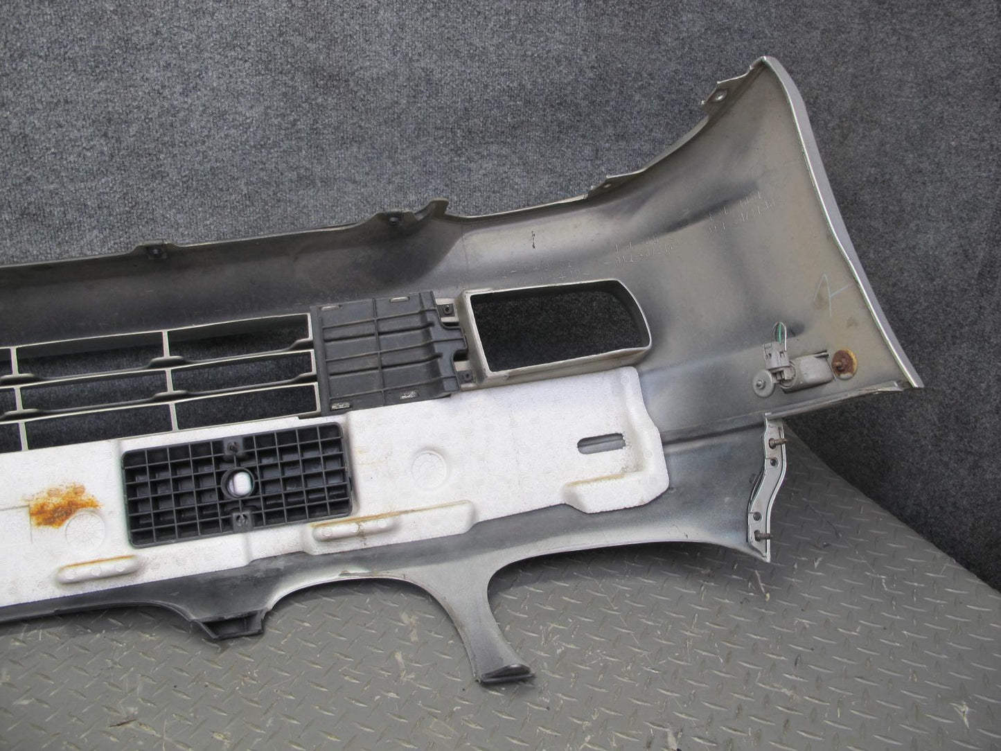 98-05 Lexus JZS160L GS400 GS430 GS300 Front Bumper Cover w Grille Silver OEM