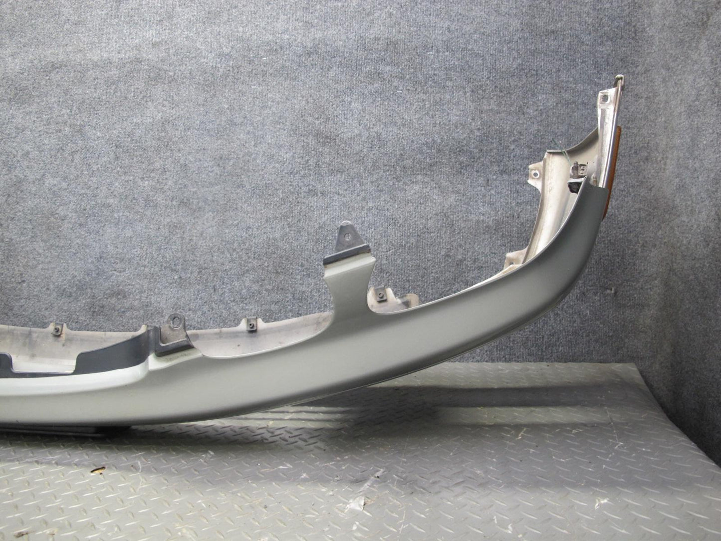 98-05 Lexus JZS160L GS400 GS430 GS300 Front Bumper Cover w Grille Silver OEM