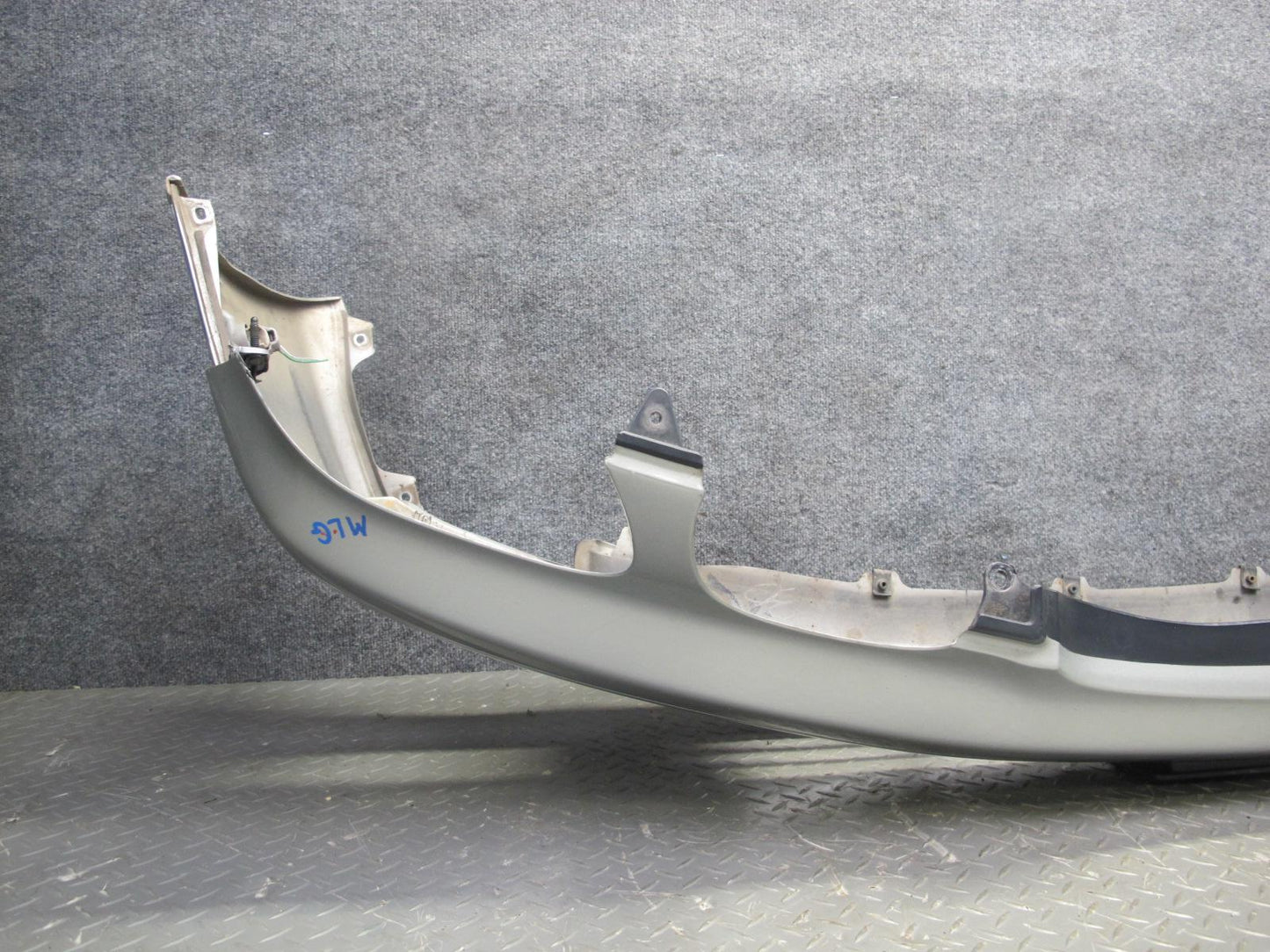 98-05 Lexus JZS160L GS400 GS430 GS300 Front Bumper Cover w Grille Silver OEM