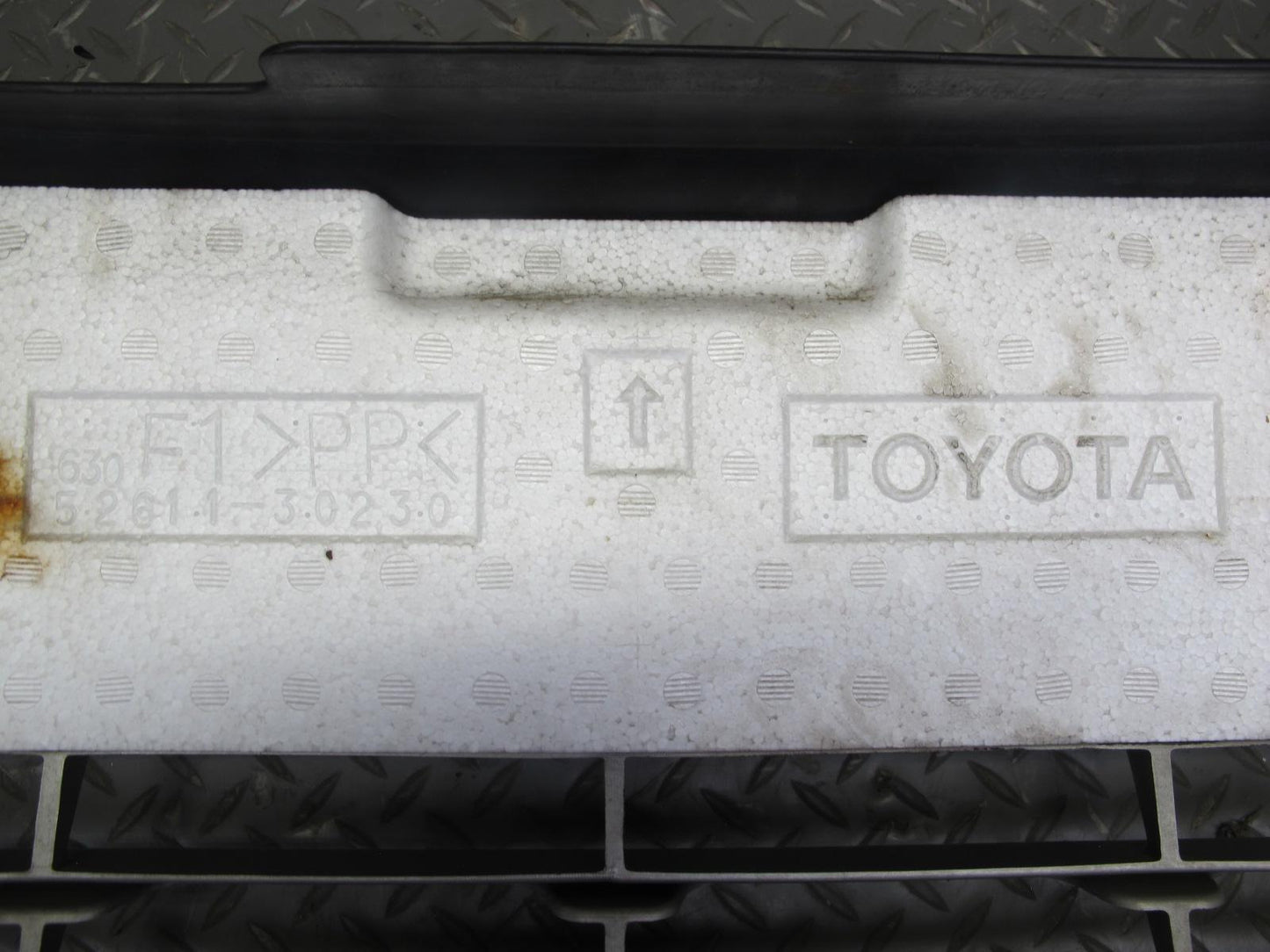 98-05 Lexus JZS160L GS400 GS430 GS300 Front Bumper Cover w Grille Silver OEM