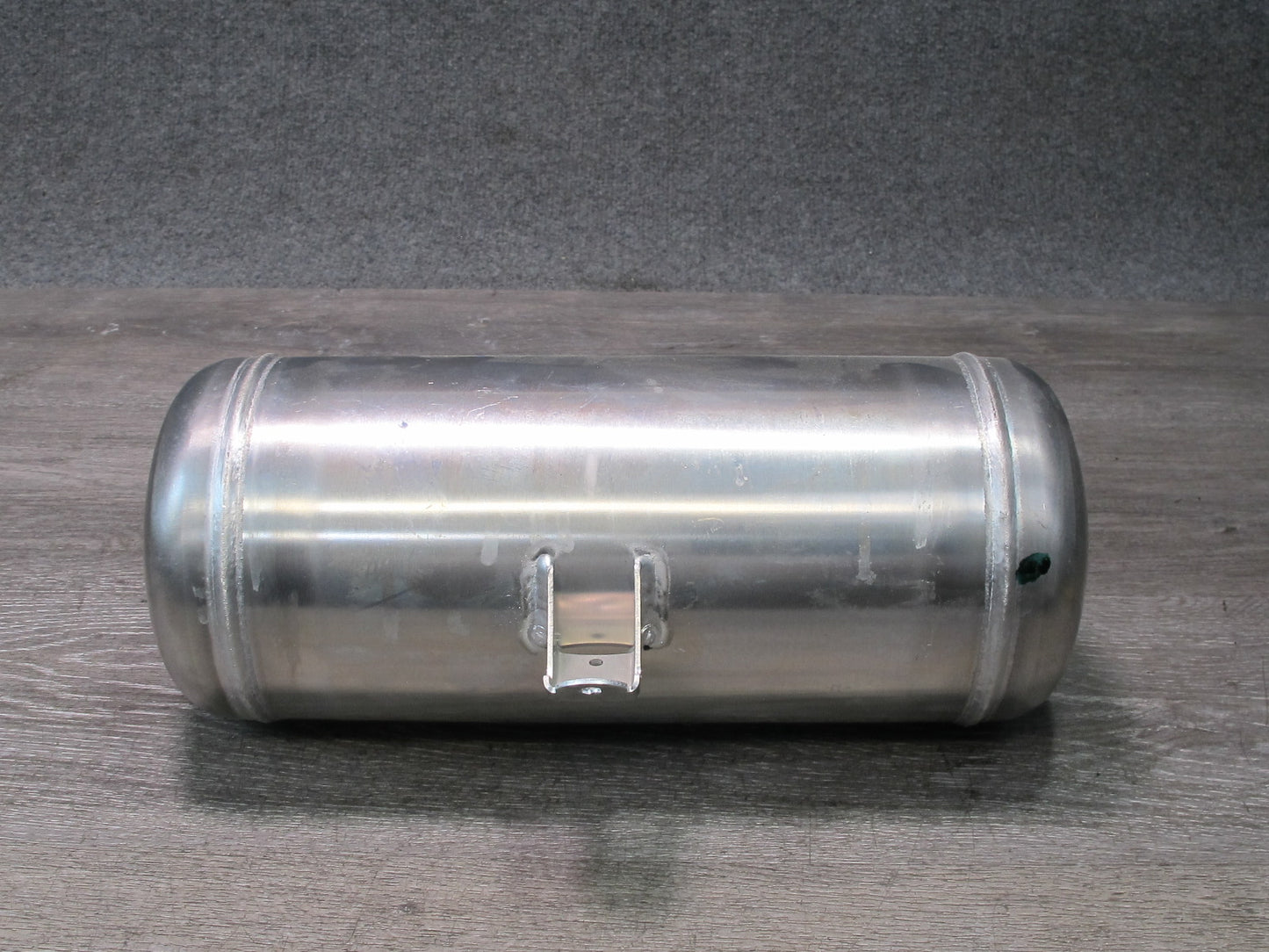 2003-2010 Porsche Cayenne 955 Air Suspension Pressure Tank Accumulator