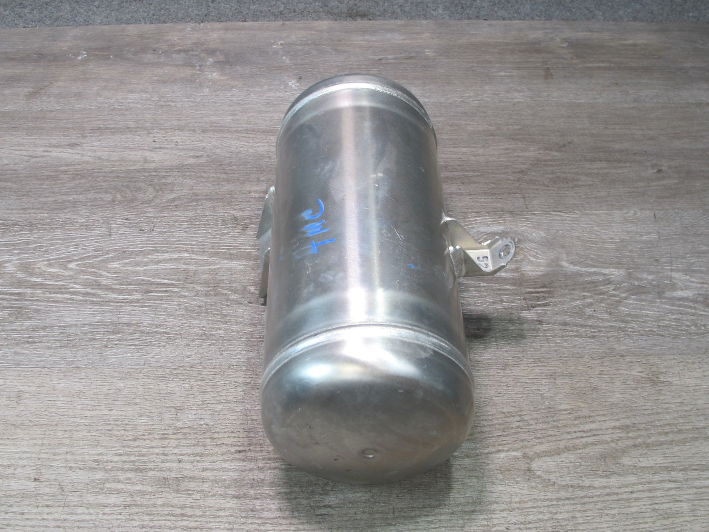 2003-2010 Porsche Cayenne 955 Air Suspension Pressure Tank Accumulator