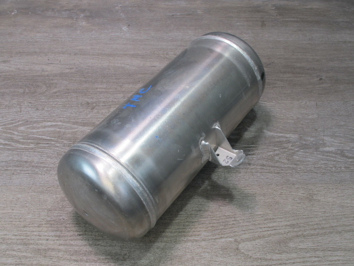 2003-2010 Porsche Cayenne 955 Air Suspension Pressure Tank Accumulator