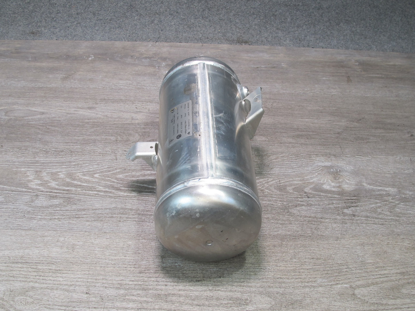 2003-2010 Porsche Cayenne 955 Air Suspension Pressure Tank Accumulator