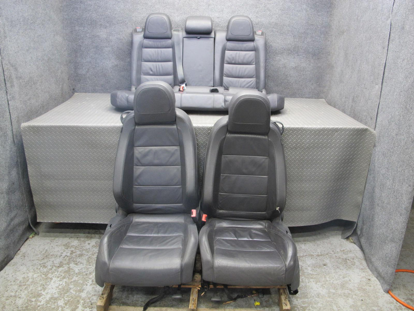 2008 VW Golf MK5 R32 2-DOOR Front & Rear Sport Seat Set Leather Anthracite OEM