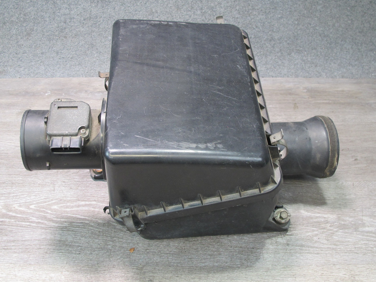 2003-2007 Lexus UZJ100L LX470 Engine Air Intake Cleaner Filter Box Housing