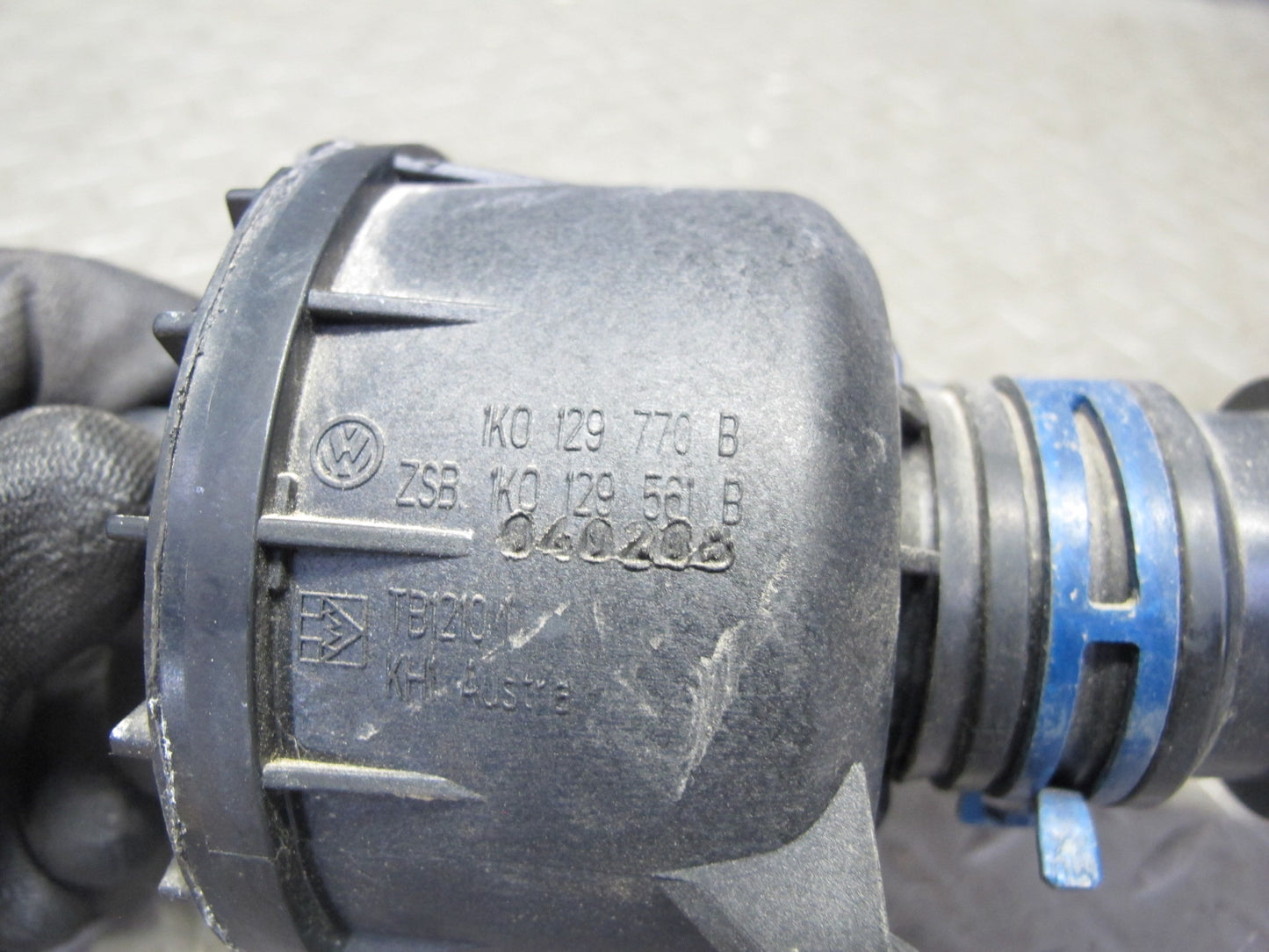 2008 VW R32 VR6 3.2L Engine Air Intake Resonator w Duct Hose Pipe OEM